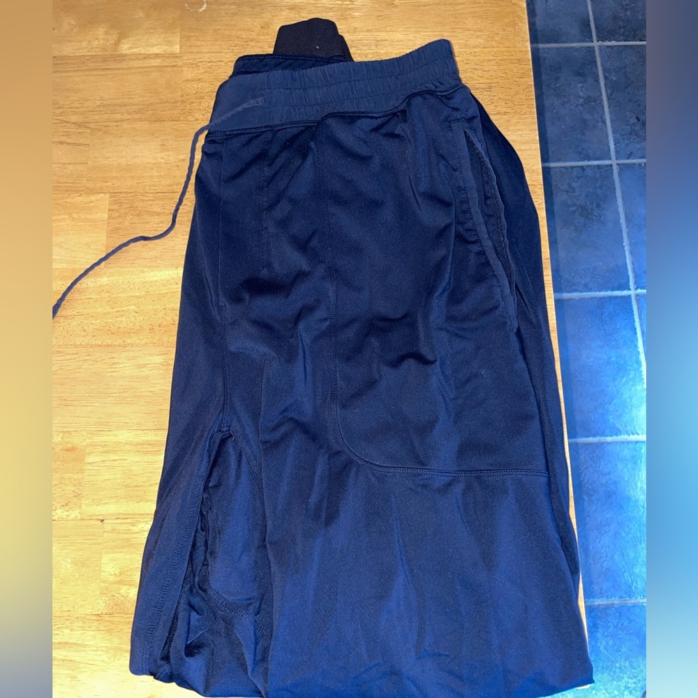 Men’s Lululemon lounge pants. XL